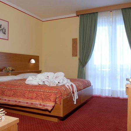 Hotel Michela Malè Esterno foto