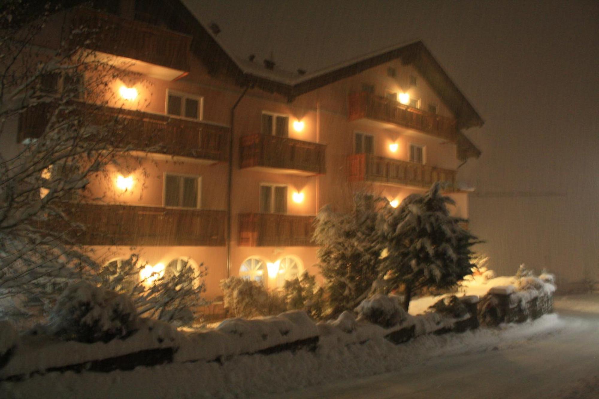 Hotel Michela Malè Esterno foto