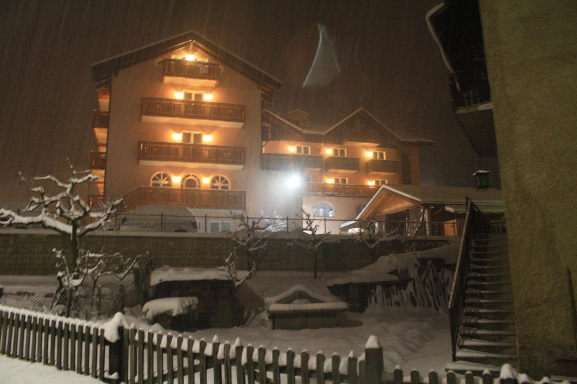 Hotel Michela Malè Esterno foto
